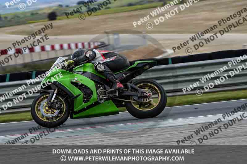 cadwell no limits trackday;cadwell park;cadwell park photographs;cadwell trackday photographs;enduro digital images;event digital images;eventdigitalimages;navarra;no limits trackdays;peter wileman photography;racing digital images;trackday digital images;trackday photos